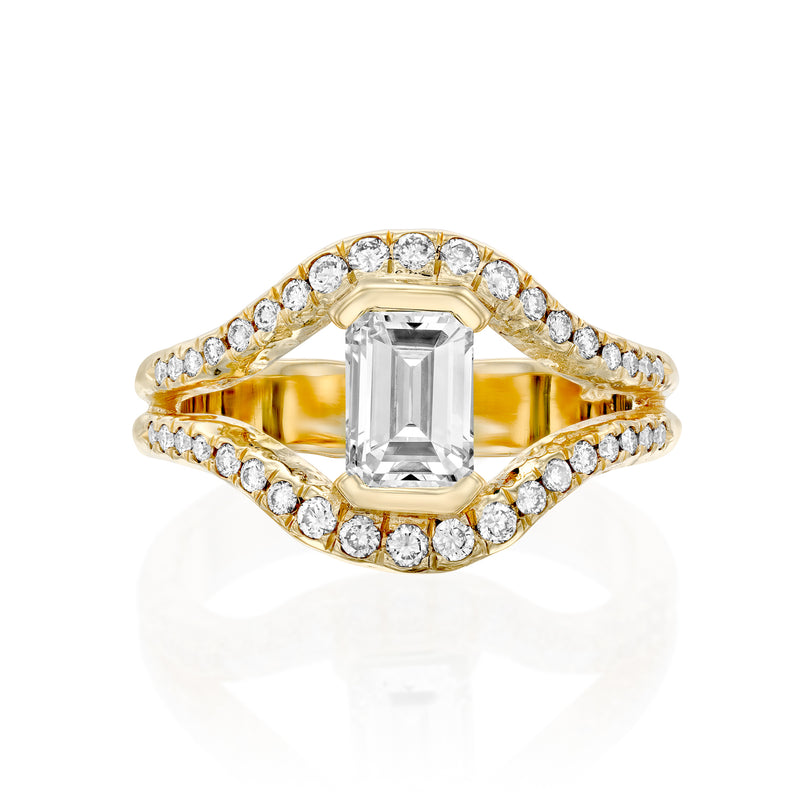 Lainey Ring Diamonds Halo