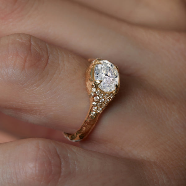 Mystic spell Diamond Oval Ring