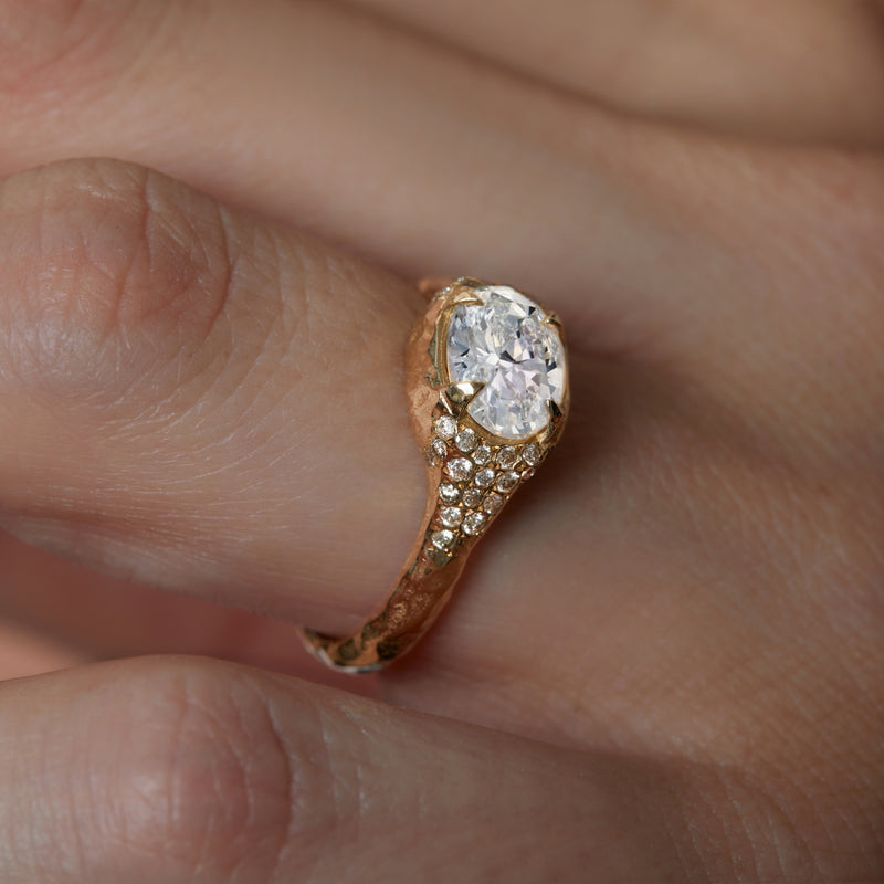 Mystic spell Diamond Oval Ring